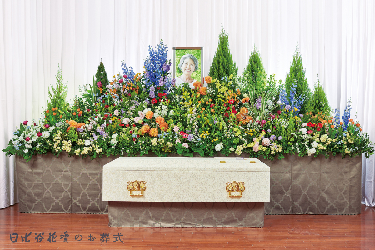 日比谷花壇のオリジナル花祭壇「セゾン」
