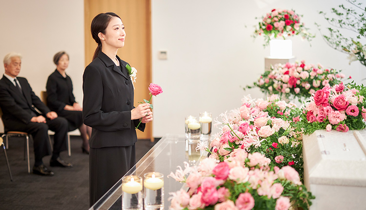 葬儀の流れ 通夜 通夜ぶるまい 葬儀 葬式 家族葬なら日比谷花壇のお葬式